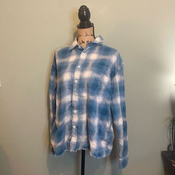 BDG Tops - BDG Urban Outfitters vintage Core Plaid Flannel Button-up Shirt Blue Medium